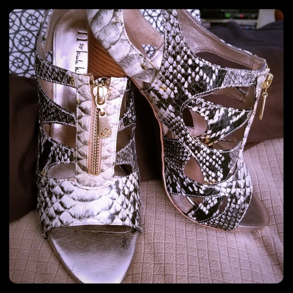 Nicole Miller Shoes - 👠PRE-LOVED👠 Nicole Miller Sandals